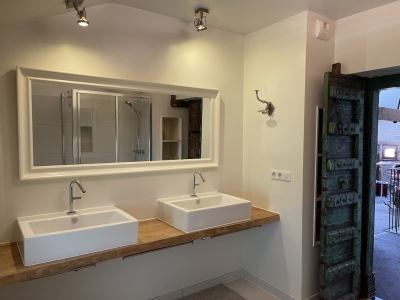 Exceptional maison de maître with 2 gites, 2 swimming pools and 5ha