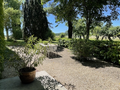 Exceptional maison de maître with 2 gites, 2 swimming pools and 5ha