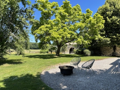 Exceptional maison de maître with 2 gites, 2 swimming pools and 5ha