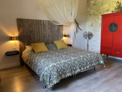 Exceptional maison de maître with 2 gites, 2 swimming pools and 5ha