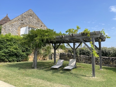 Privately located corps de ferme with gite, swimming pool and large garden