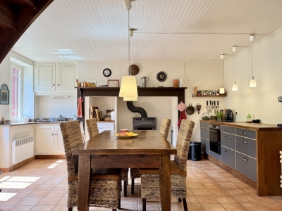Attractive périgourdine cottage with guest studio, courtyard and garden