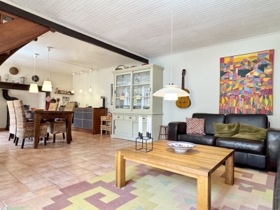 Attractive périgourdine cottage with guest studio, courtyard and garden