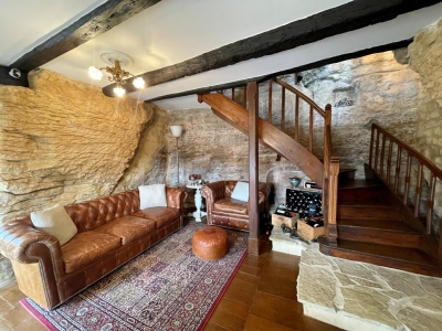 Superbly located and sympathetically restored périgourdine house with stunning views