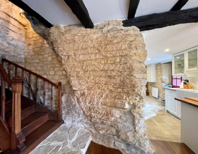Superbly located and sympathetically restored périgourdine house with stunning views