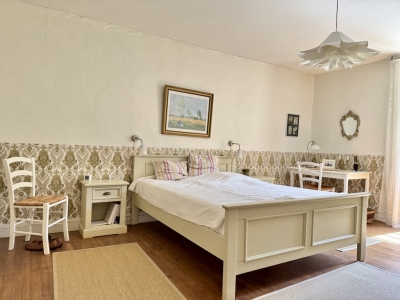 Attractive périgourdine cottage with guest studio, courtyard and garden