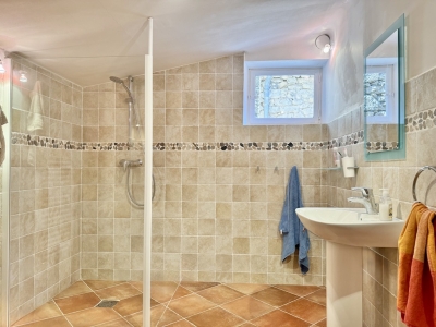 Attractive périgourdine cottage with guest studio, courtyard and garden