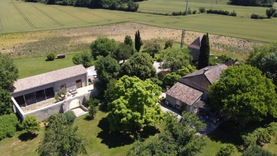 Exceptional maison de maître with 2 gites, 2 swimming pools and 5ha